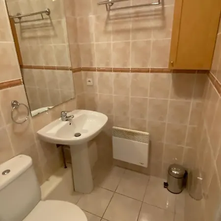 Lumineux Avec Balcon En Centre-ville, Proche Telecabine - Fr-1-693-9 *